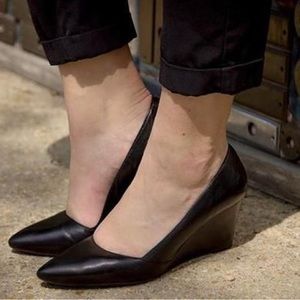 [Franco Sarto] Frankie black leather wedge pump